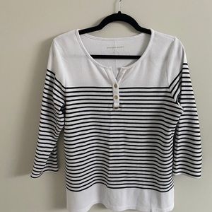 Long-sleeve t-shirt medium